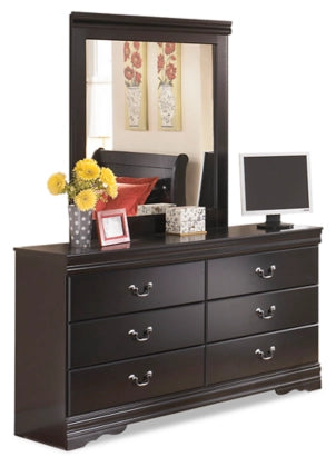Huey Vineyard Queen Sleigh Headboard Bed with Mirrored Dresser, Chest and Nightstand