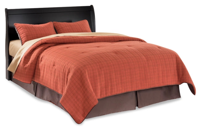 Huey Vineyard Queen Sleigh Headboard Bed with Mirrored Dresser, Chest and Nightstand