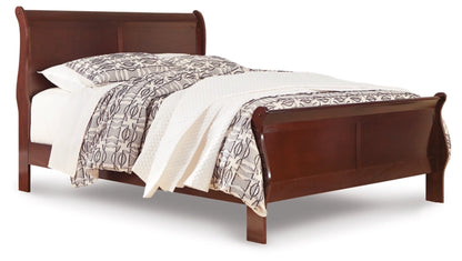 Alisdair Queen Sleigh Bed with Mirrored Dresser, Chest and Nightstand