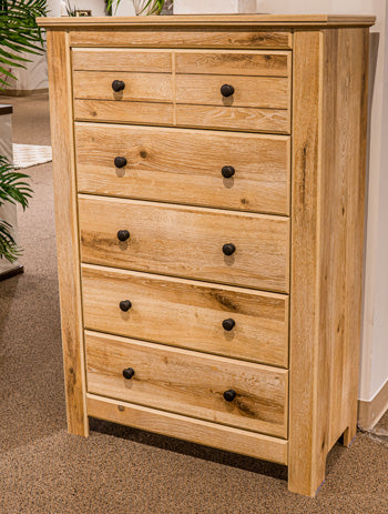 Makidern Five Drawer Chest