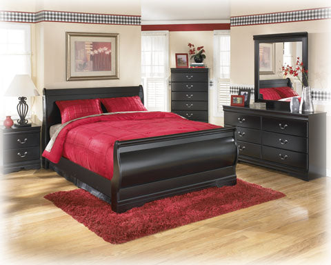 Huey Vineyard Queen Bed with Mirrored, Dresser and Nightstand